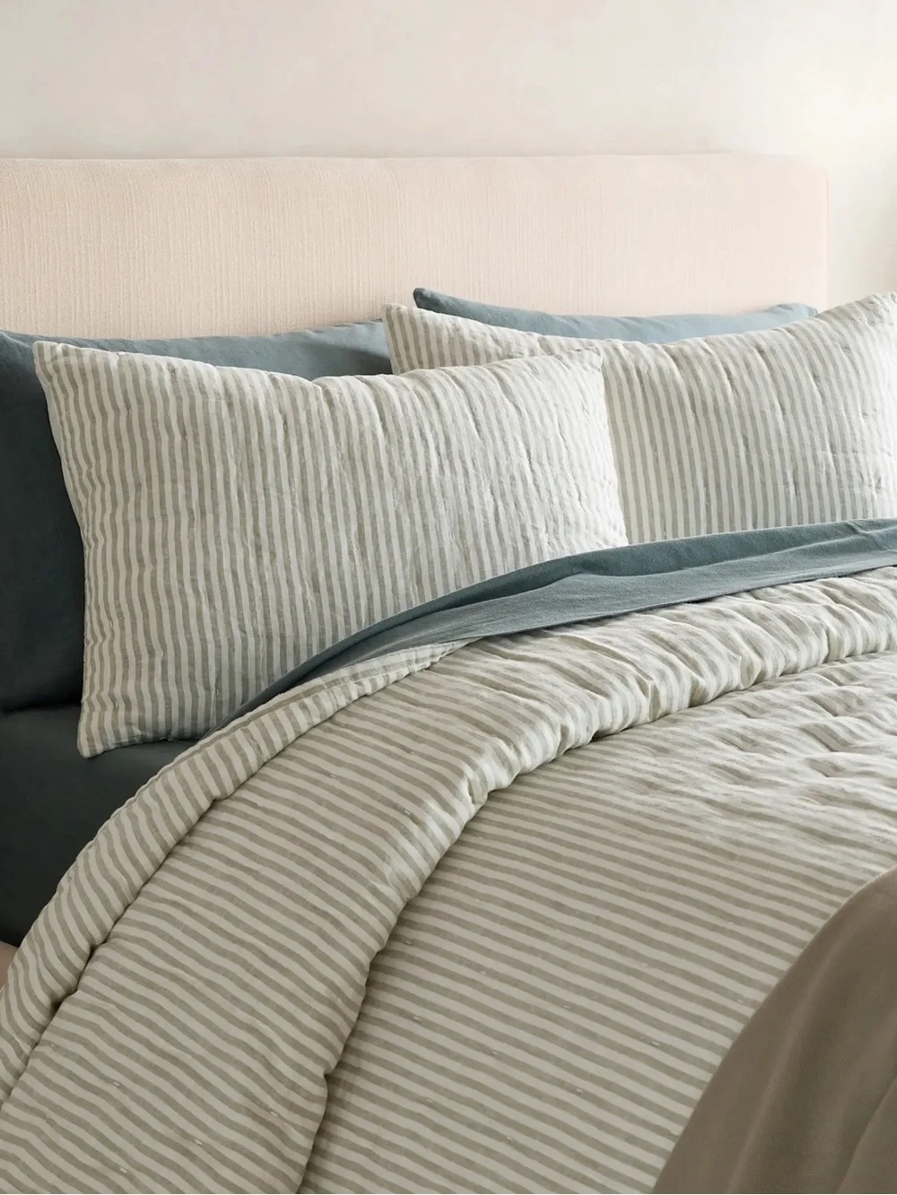 Quince European Linen Patterned Quilt Full/Queen Willowleaf & White Stripe